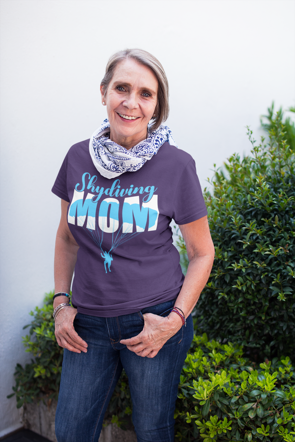 Skydiving Mom t-shirt helps you experience the perfect blend of style